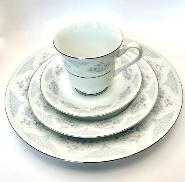 Dinnerware - Dishes - Matched sets - Silverie Sapphire