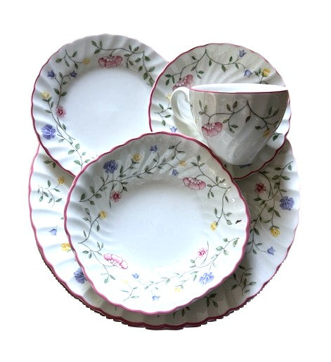 Dinnerware - Dishes - Matched sets - Johnson Brother Summer Chintz