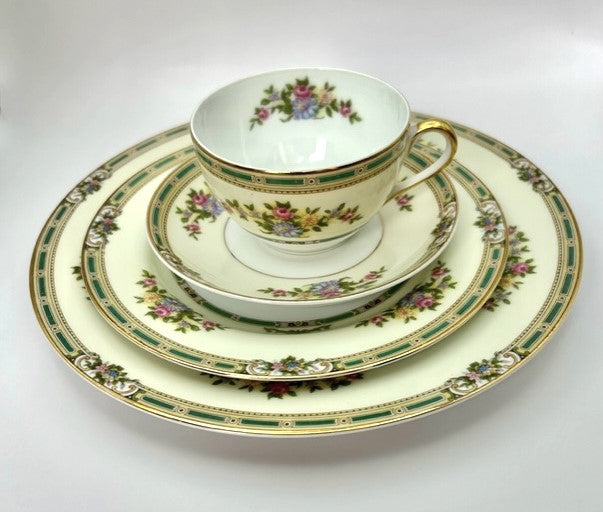 Dinnerware - Dishes - Matched sets -  Noritake Alicia