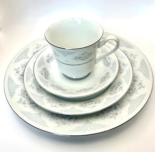 Dinnerware - Dishes - Matched sets - Silverie Sapphire