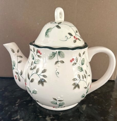 Teapots Porcelain Floral Motif